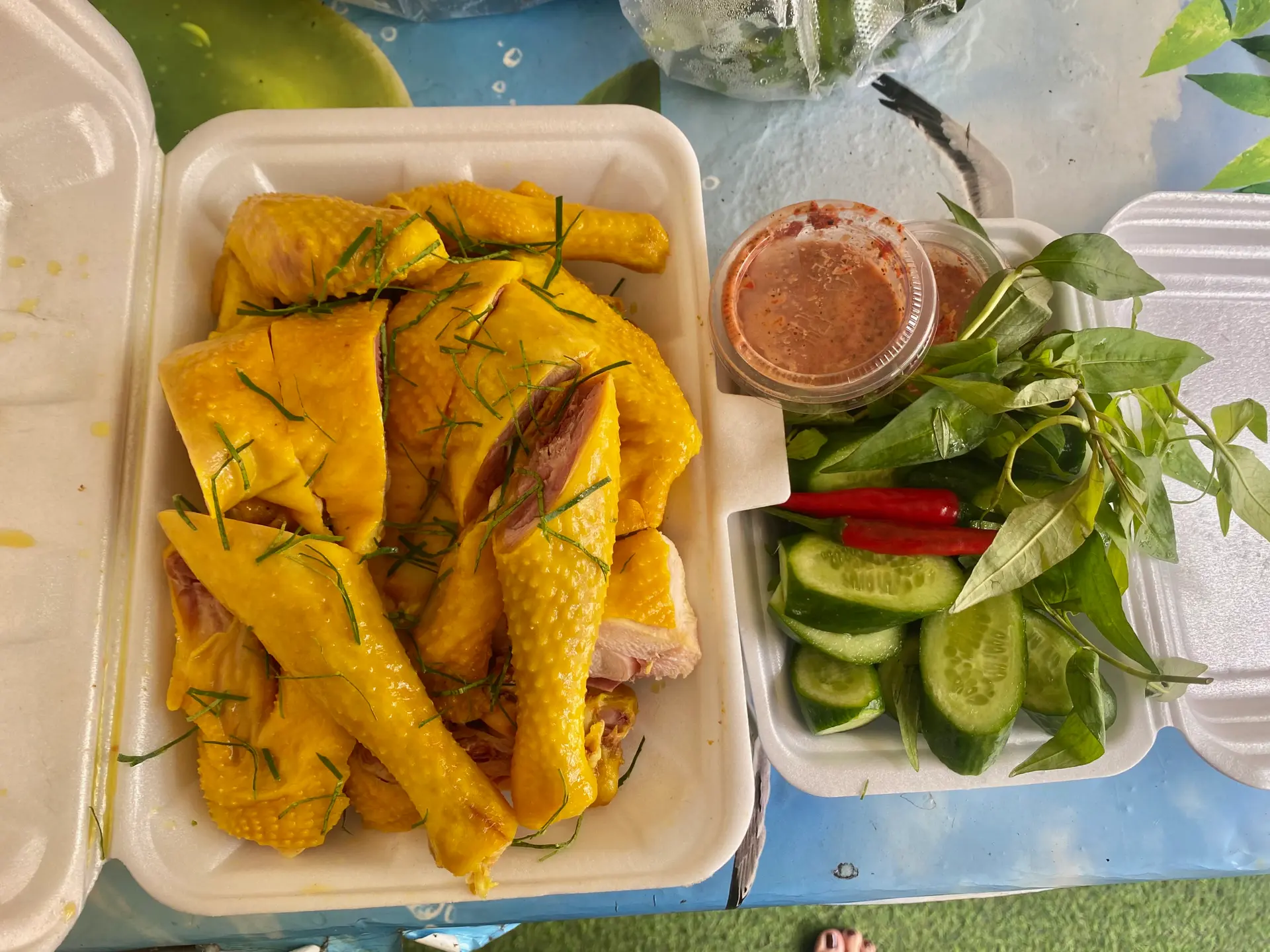 Hình ảnh Gà ủ muối 1 con , chặt sẵn