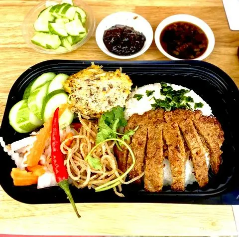 Hình ảnh bún chả giò