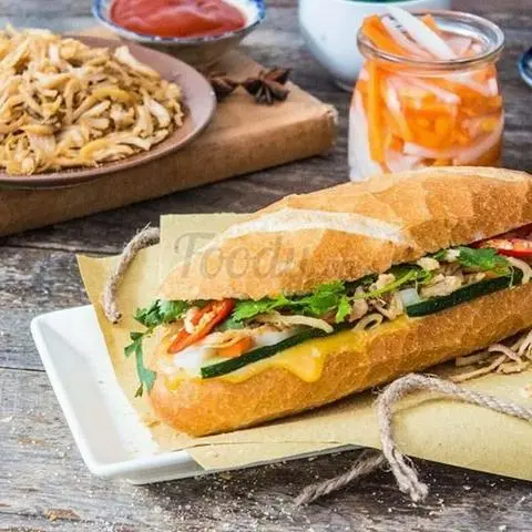 Hình ảnh Bánh Mỳ Gà Xé To