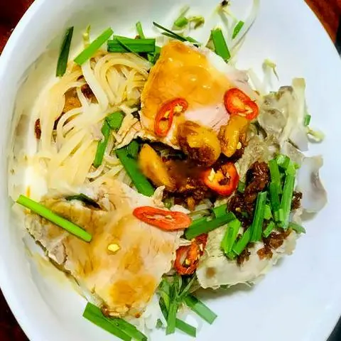 Hình ảnh Hủ tiếu hoành thánh khô thịt lòng