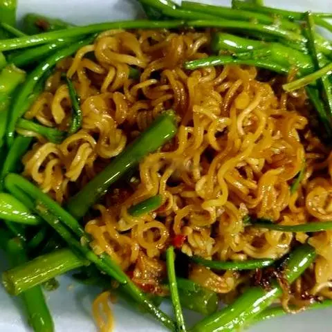 Hình ảnh Rau muống xào mì