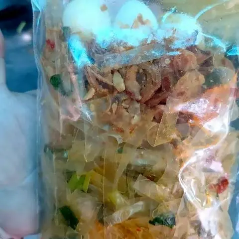 Hình ảnh Bánh tráng muối nhuyễn tỏi phi
