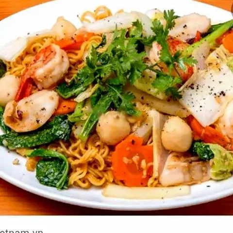 Hình ảnh Mì gói xào thập cẩm
