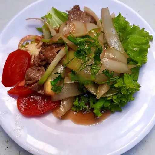 Hình ảnh Cơm Bò Xào Củ Hành