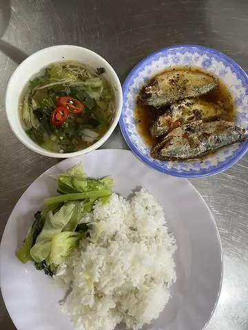 Hình ảnh Cơm Cá Nục Kho Tiêu