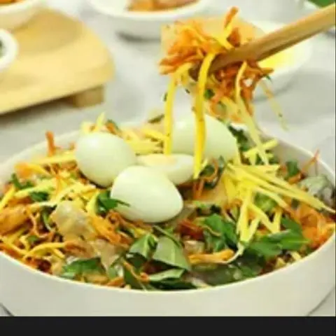Hình ảnh Bánh tráng trộn khô mực +coca