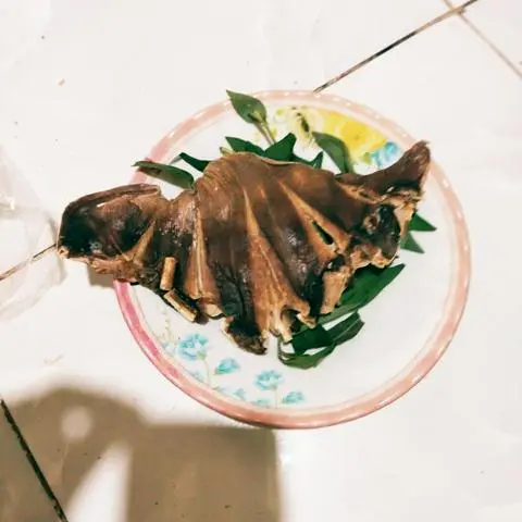 Hình ảnh cá đuối nướng (nửa con)