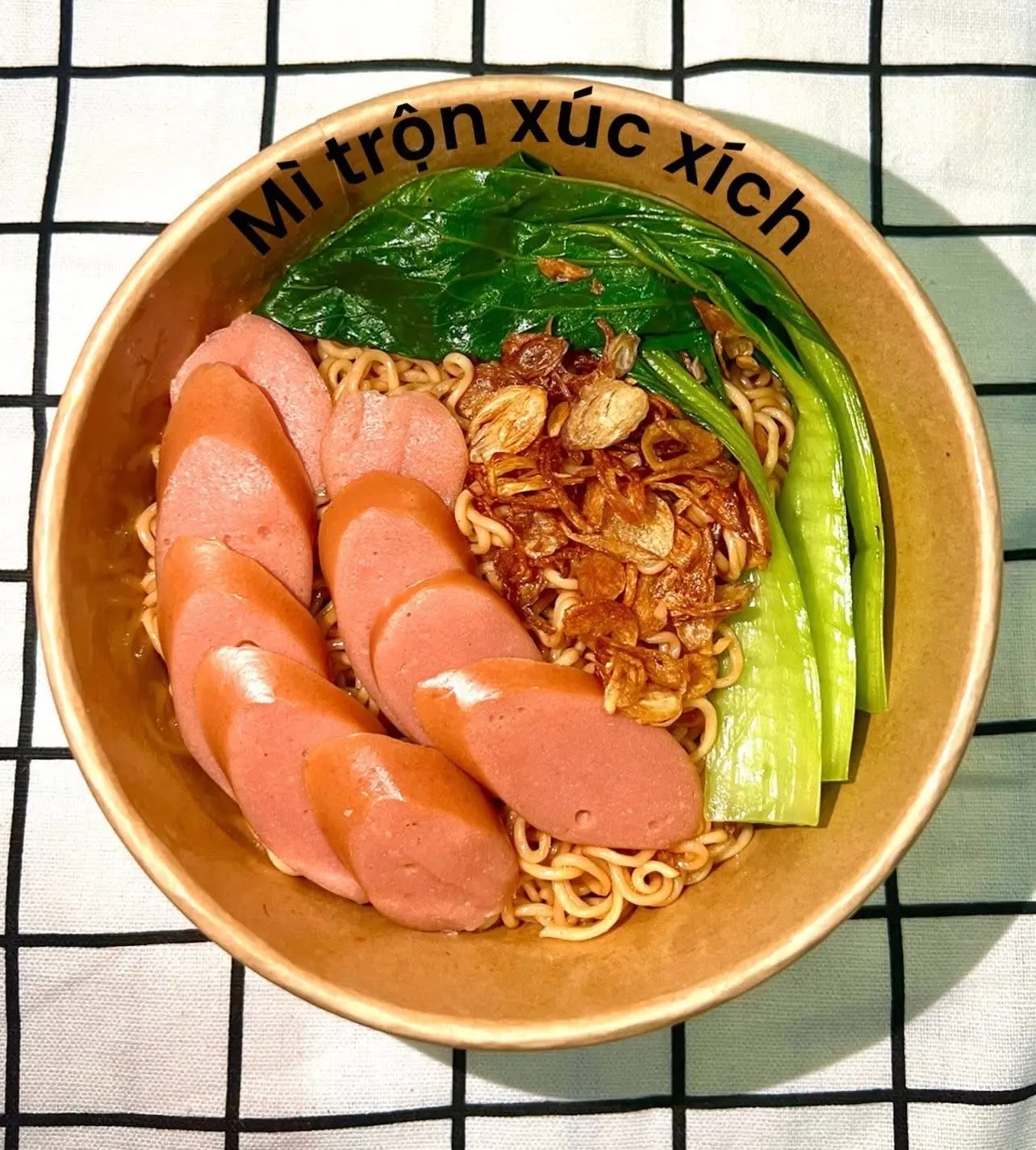 Hình ảnh Mì trộn xúc xích