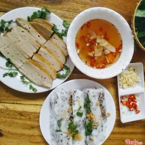 Hình ảnh Bánh Cuốn Cuộn Thịt + Chả Quế