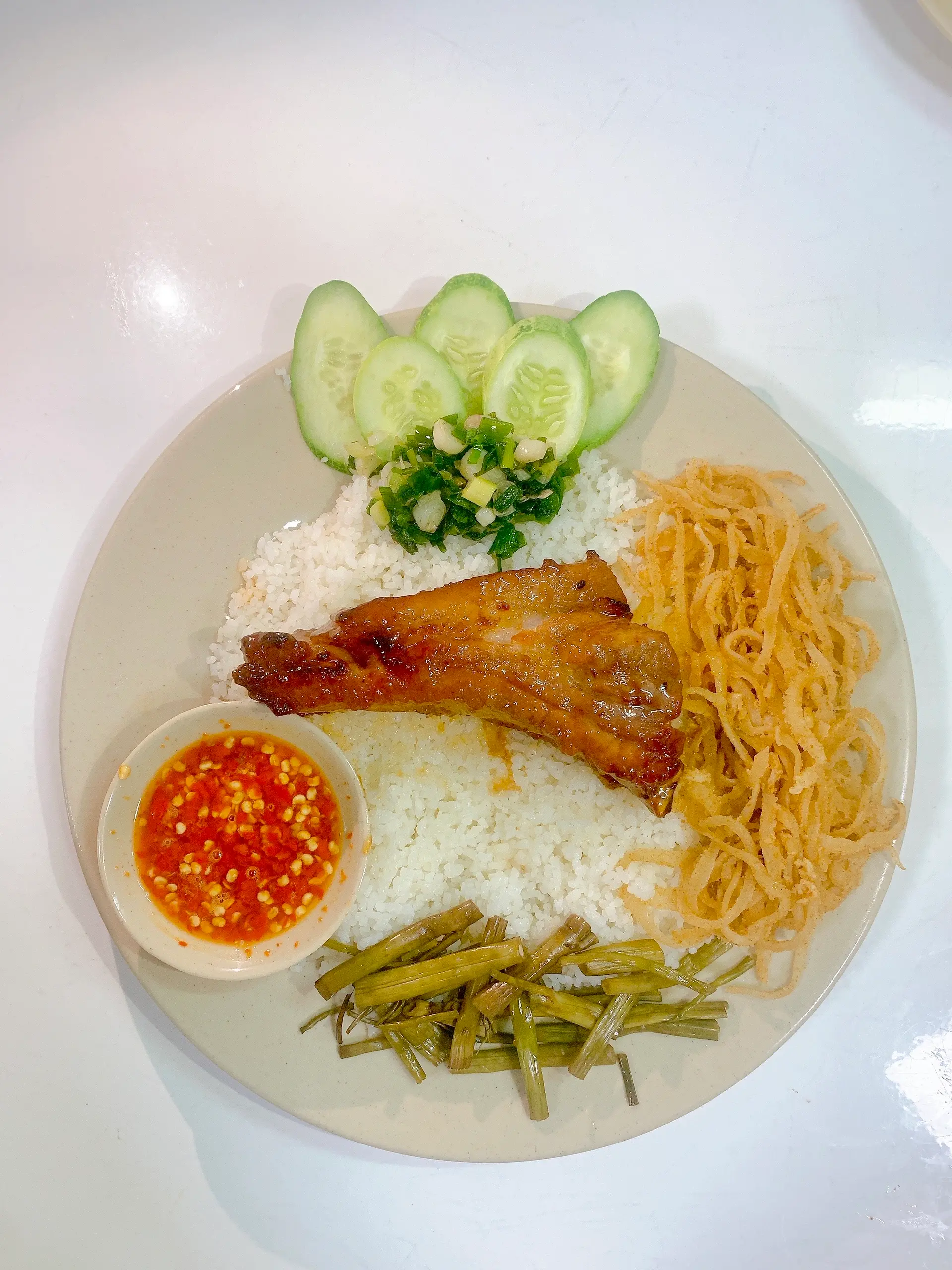Hình ảnh Cơm Tấm Sườn Que Bì