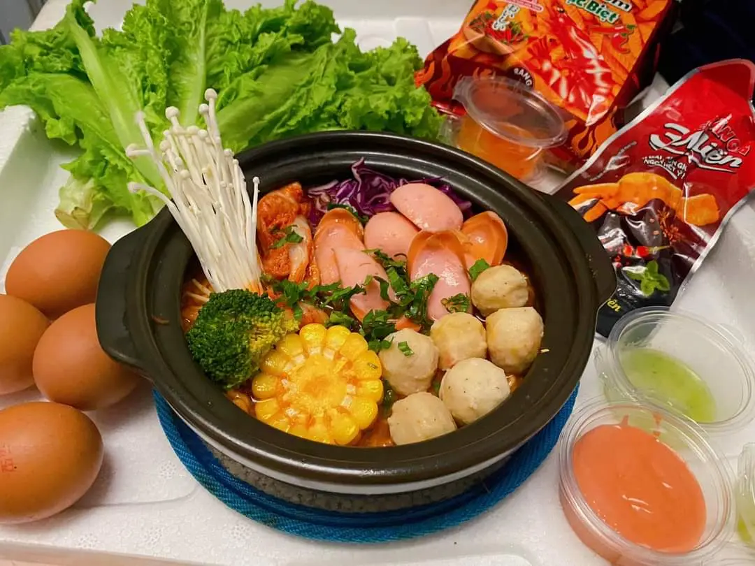 Hình ảnh MÌ CAY XÚC XÍCH
