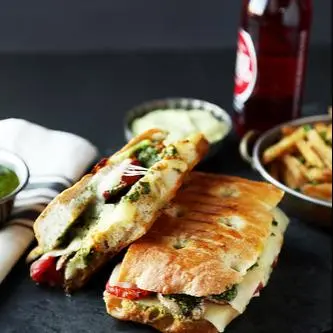 Hình ảnh Italian grilled chicke pesto panini