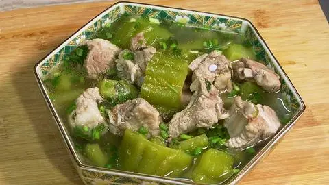 Hình ảnh Canh khổ qua hầm sườn non