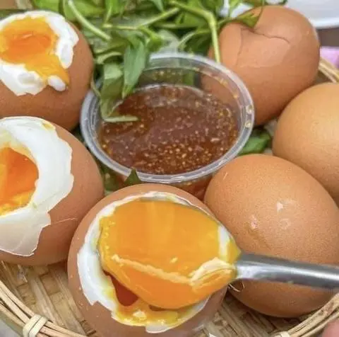 Hình ảnh Trứng Gà Lòng Đào ( 3 trứng ) 