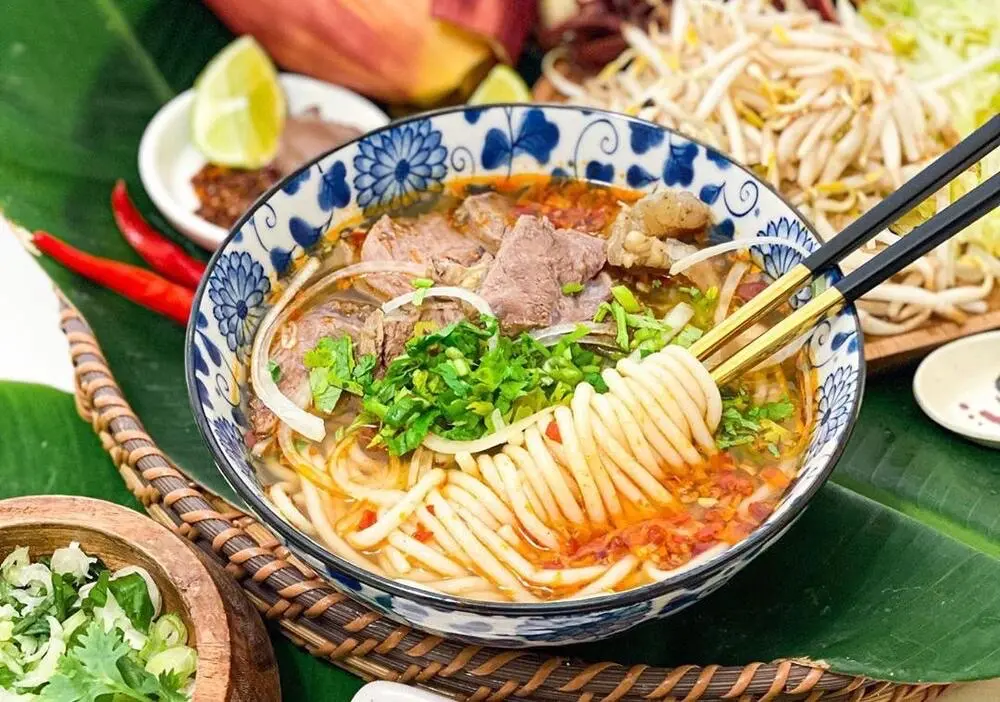 Hình ảnh Bún bò Tái gân