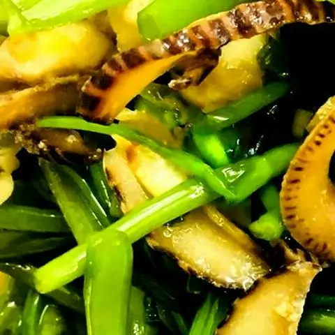 Hình ảnh Ốc giác xào rau muống