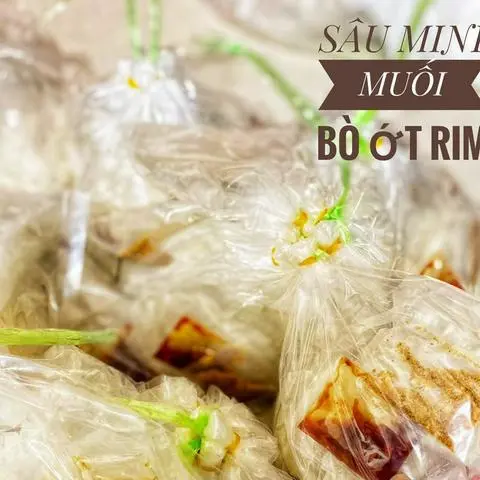 Hình ảnh [MÓN MỚI] Bánh tráng xâu muối bò ớt rim (Xâu 12 bịch)