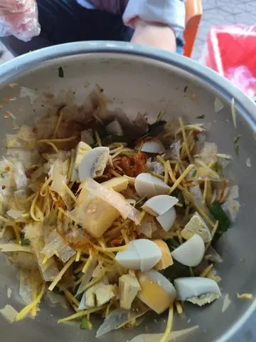 Hình ảnh Bánh tráng trộn full topping