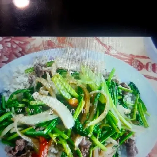 Hình ảnh Cơn Chiên Bò Xào Cải