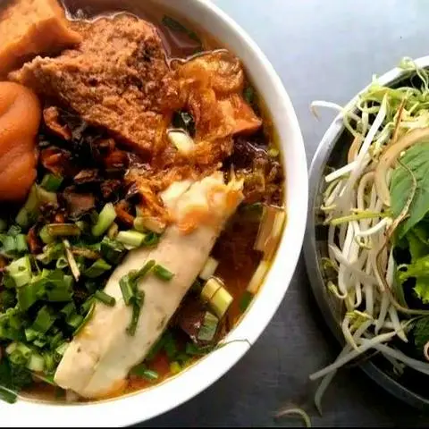 Hình ảnh Combo: Bún riêu giò chả cua ốc + 1 Trà chanh size M