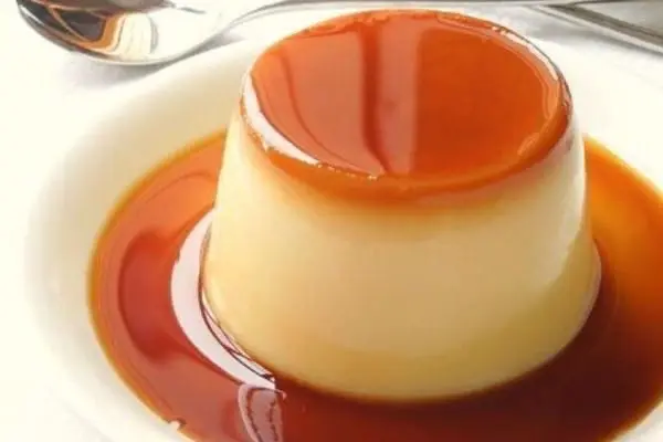 Hình ảnh 2 bánh flan sốt cafe sữa