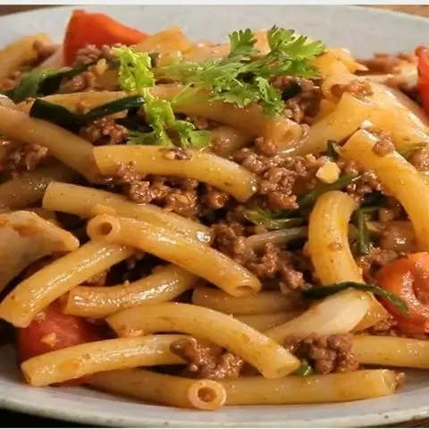 Hình ảnh Nui xào bò