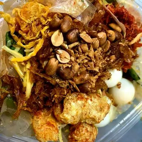 Hình ảnh Bánh tráng trộn các loại khô
