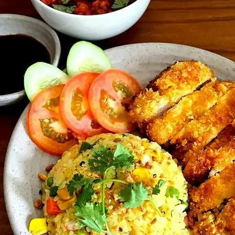 Hình ảnh Cơm heo chiên xù sốt tương