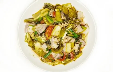 Hình ảnh Dồi trường xào chua