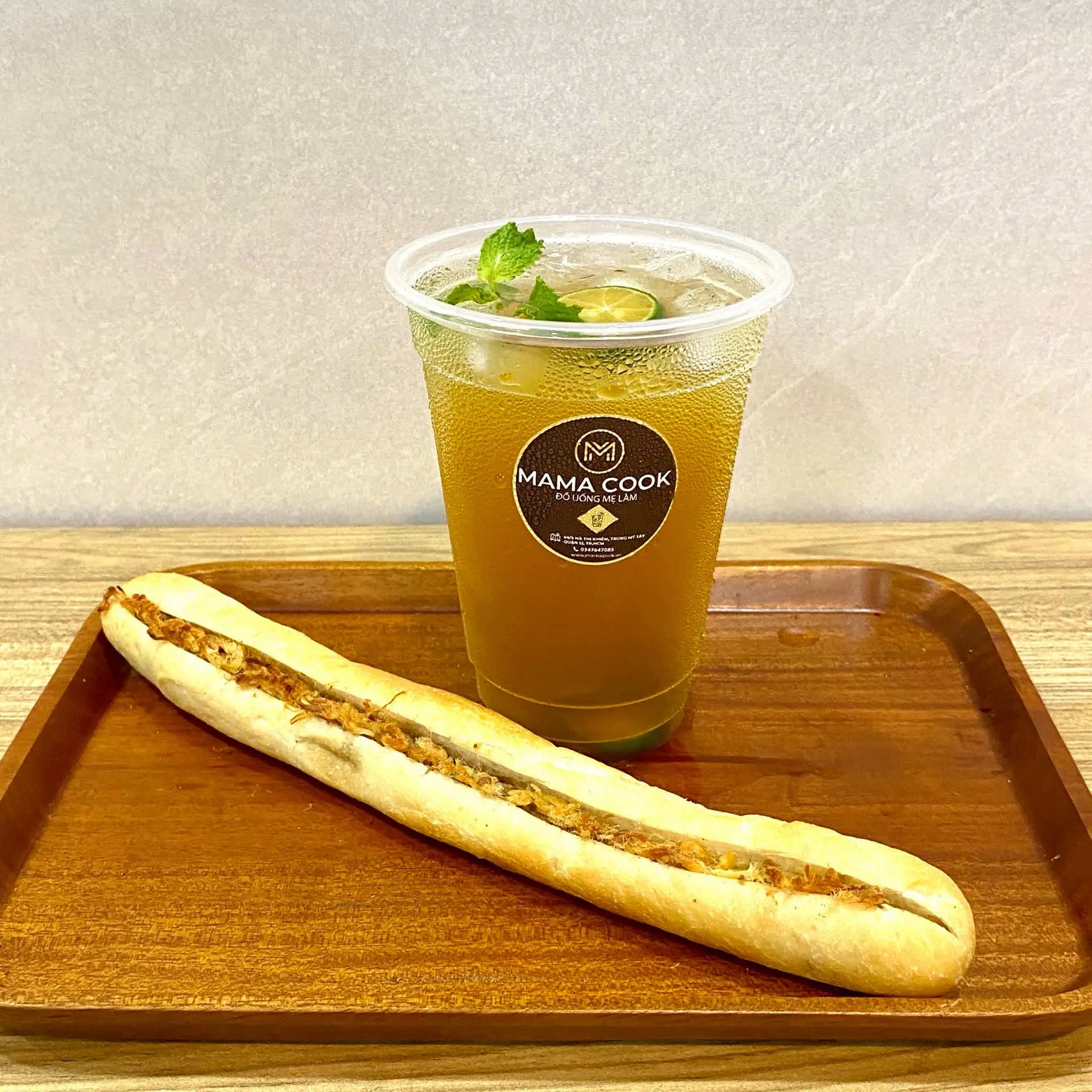 Hình ảnh Combo bánh mì que pate cột đèn - trà tắc