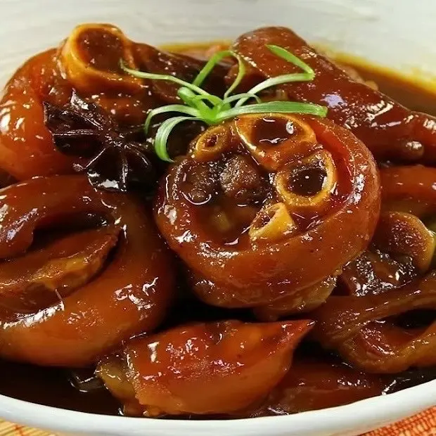 Hình ảnh Giò heo hồng xíu