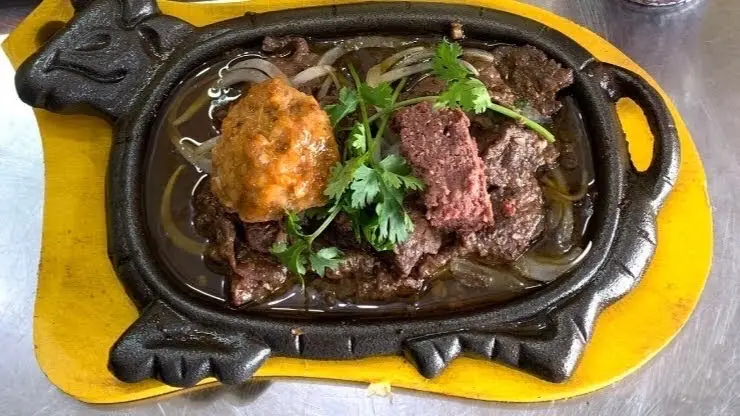 Hình ảnh Bò  Trứng  Xíu Mại  + Tặng 1 Ly Coca