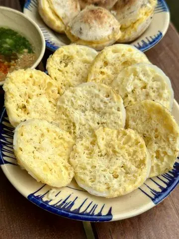 Hình ảnh Bánh căn trứng gà