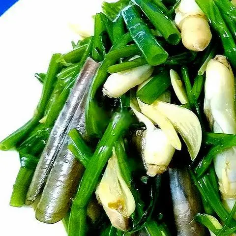 Hình ảnh Ốc móng tay xào rau muống