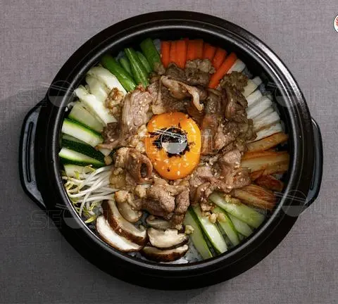 Hình ảnh Bibimbap bò - cơm trộn bò