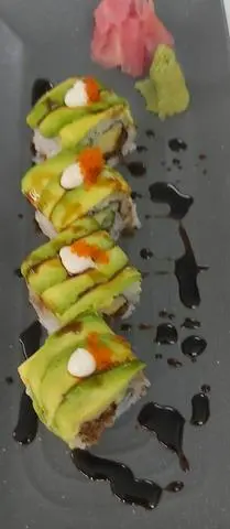 Hình ảnh Cơm cuộn da cá hồi bơ tươi