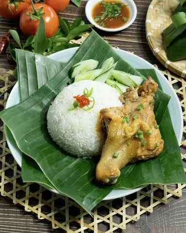 Hình ảnh Cơm Gà Cánh Bướm Sốt Bơ Kra Thiem - Size Nhỏ