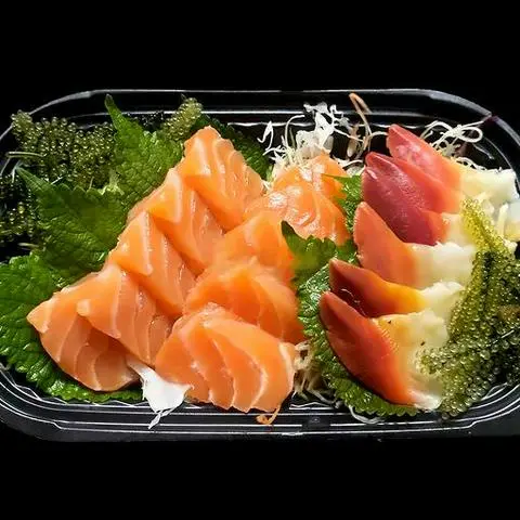 Hình ảnh Sashimi cá hồi 10 miếng - sò đỏ 6 miếng SC6