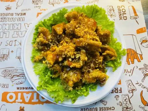 Hình ảnh Da Gà Xốt Mắm Tỏi