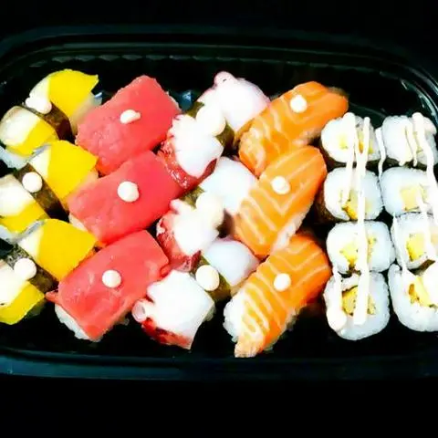 Hình ảnh Combo sushi 10 H10