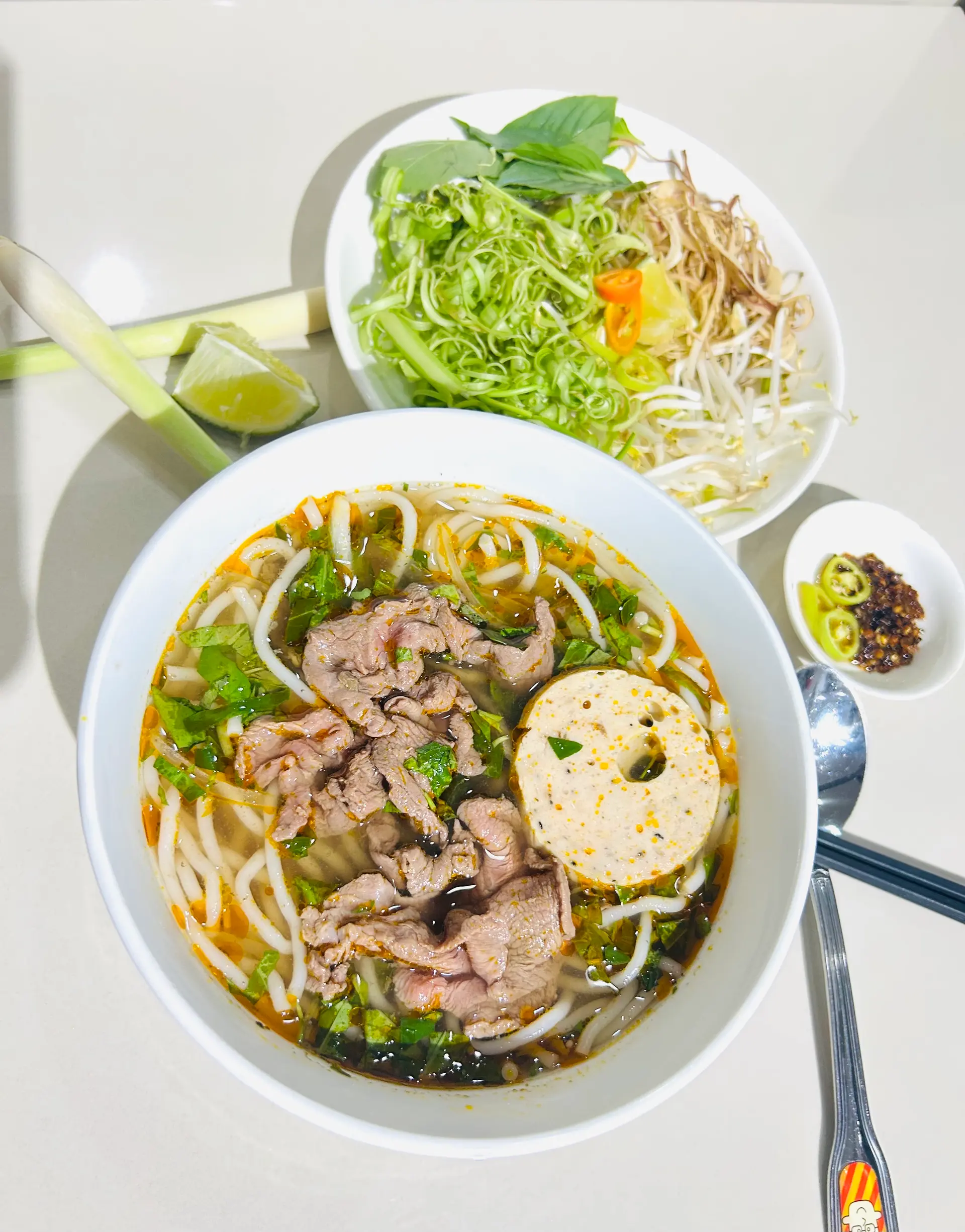 Hình ảnh Bún Bò Tái - Chả