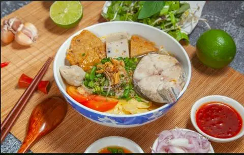 Hình ảnh Bún Cá Thu + Chả Cá