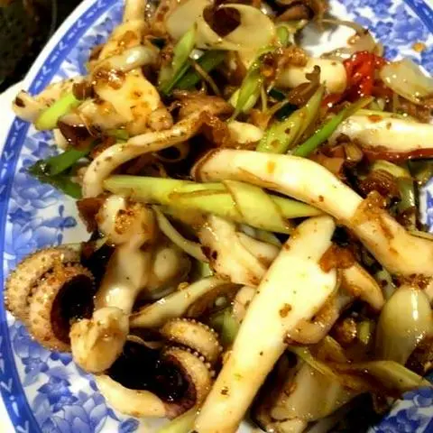 Hình ảnh Mực xào sả ớt 