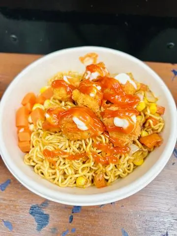 Hình ảnh Mì trộn siêu mì - gà viên