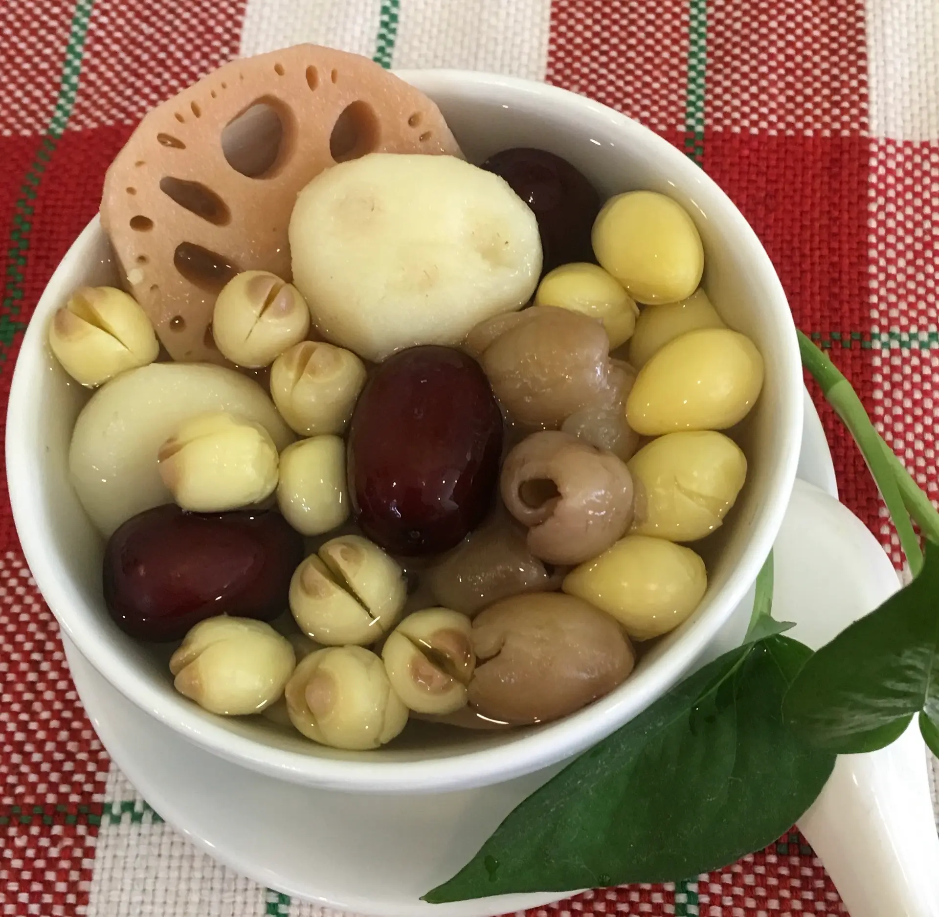 Hình ảnh Chè hạt sen thập cẩm