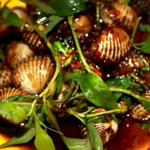 Hình ảnh Sò huyết xào me