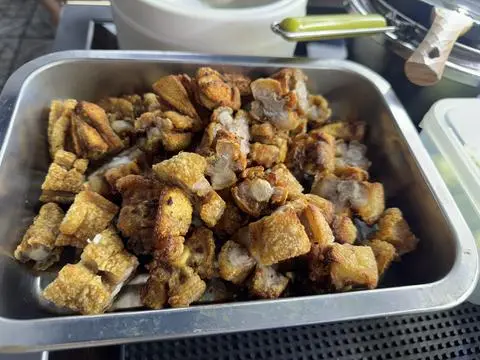 Hình ảnh Đuôi heo muối chiên giòn 1kg