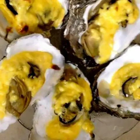 Hình ảnh Hàu đá nướng phô mai
