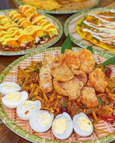 Hình ảnh Bánh Tráng Trộn Truyền thống+ tóp mỡ