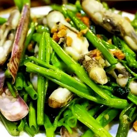 Hình ảnh Ốc móng tay xào mì